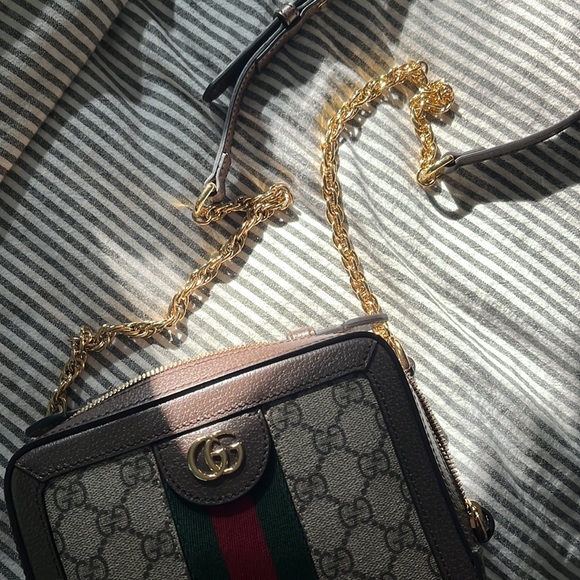 GUCCI all around camera crossbody - Picture 2 of 12